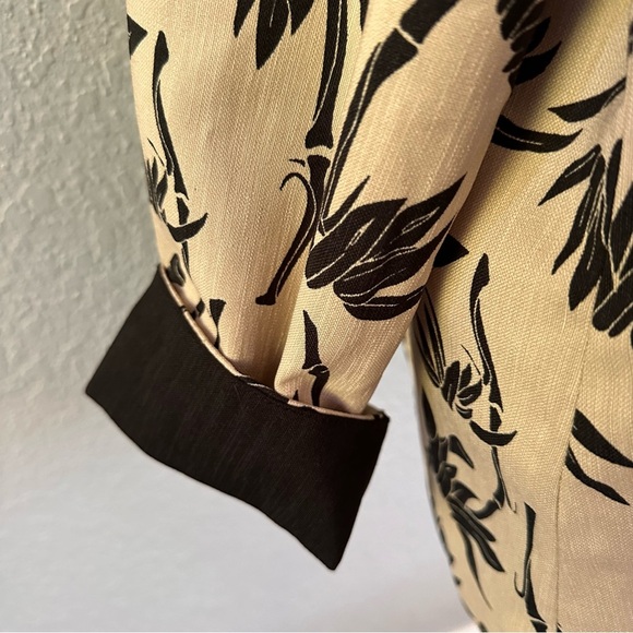 Black & Tan Floral Blouse – Size XL - Picture 3 of 7